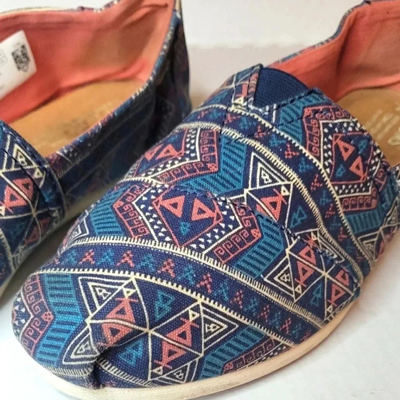 TOMS Classic Slip Tribal Pattern - Picture 5 of 13